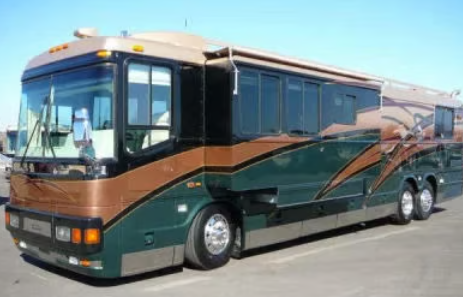 Motor coach from the Bird Connection photo collection, view 2